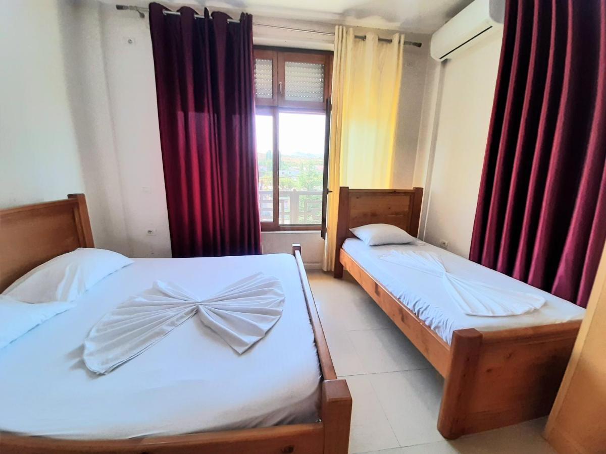 Hotel Vila Giorgio Shkodra Kültér fotó