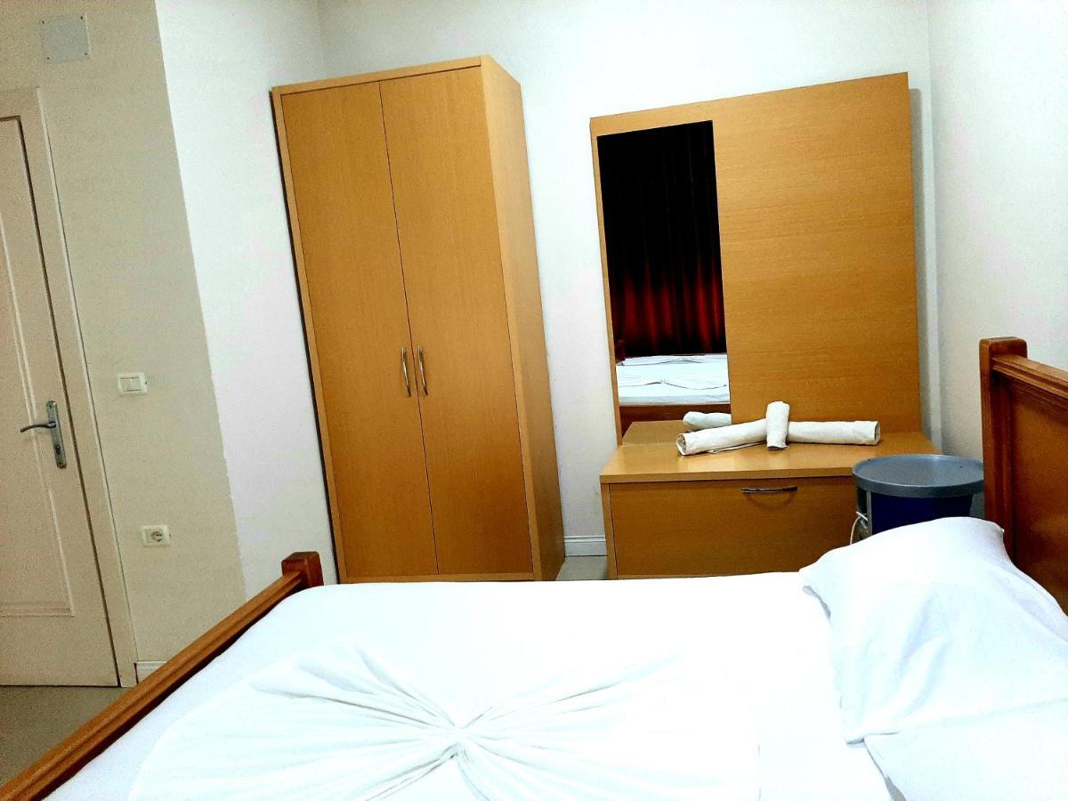 Hotel Vila Giorgio Shkodra Kültér fotó