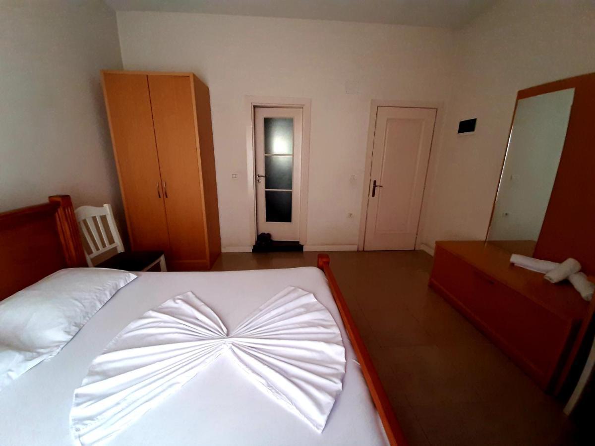 Hotel Vila Giorgio Shkodra Kültér fotó