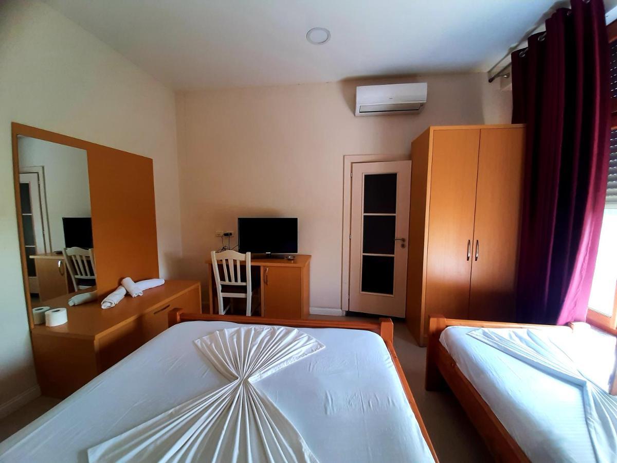 Hotel Vila Giorgio Shkodra Kültér fotó