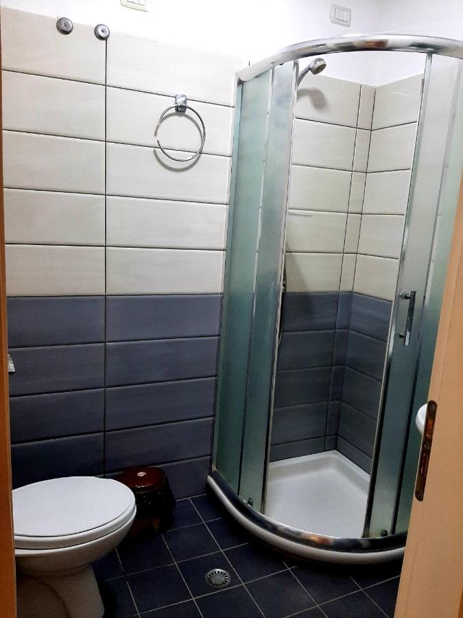 Hotel Vila Giorgio Shkodra Kültér fotó