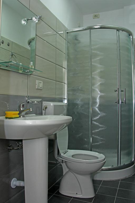 Hotel Vila Giorgio Shkodra Kültér fotó